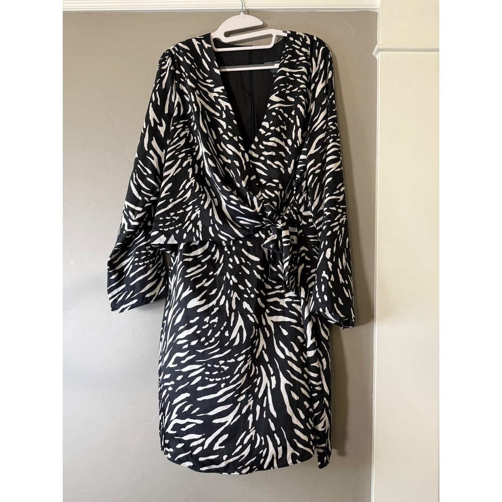 Donna Morgan Black White Zebra Print Wrap Dress Long Sleeve V-Neck Size 14